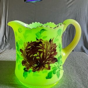 RARE. Uranium Tarentum Uranium Glass Dining creamer